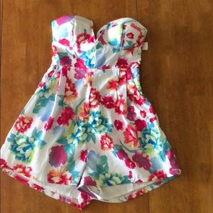 Floral strapless romper